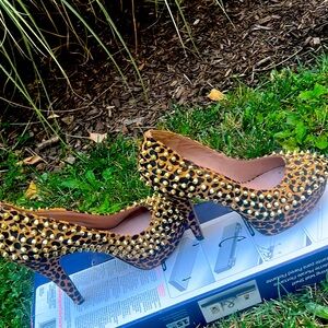 Vince Camuto spoke shoes